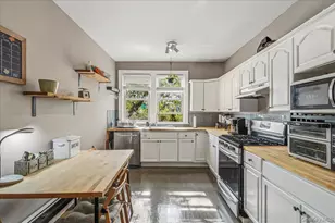 70-03 37th Ave, Jackson Heights, NY 11372 - Photo 21
