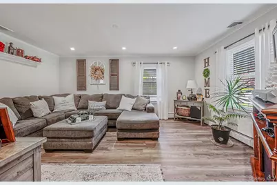 66 Hedges Road, Patchogue, NY 11772 - Photo 17