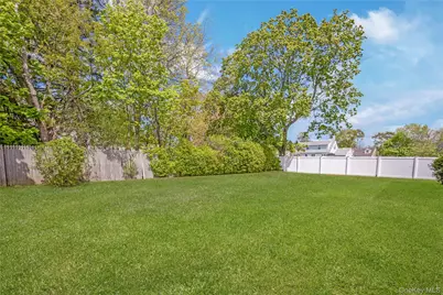 142 Elkton Lane, North Babylon, NY 11703 - Photo 25