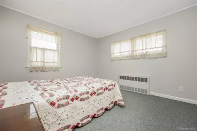 142 Elkton Lane, North Babylon, NY 11703 - Photo 15
