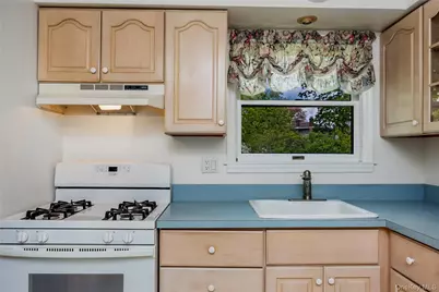 142 Elkton Lane, North Babylon, NY 11703 - Photo 13