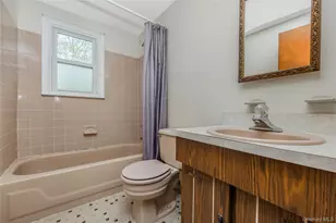 142 Elkton Ln, North Babylon, NY 11703 - Photo 19