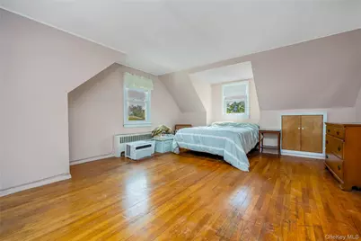142 Elkton Lane, North Babylon, NY 11703 - Photo 17
