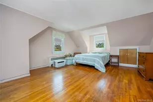 142 Elkton Ln, North Babylon, NY 11703 - Photo 17