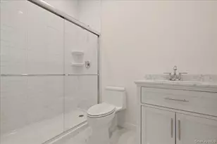 72 Cypress Ln, Westbury, NY 11590 - Photo 31