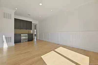 72 Cypress Lane, Westbury, NY 11590 - Photo 7