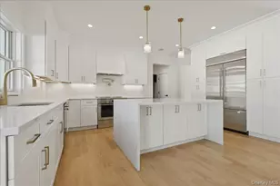 72 Cypress Ln, Westbury, NY 11590 - Photo 11