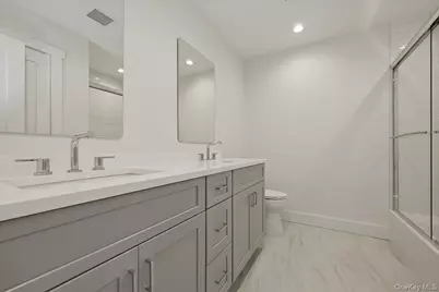 72 Cypress Lane, Westbury, NY 11590 - Photo 27