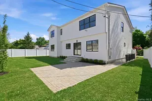 72 Cypress Ln, Westbury, NY 11590 - Photo 33