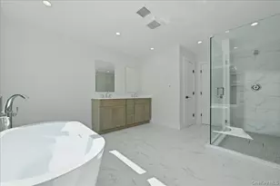72 Cypress Ln, Westbury, NY 11590 - Photo 23