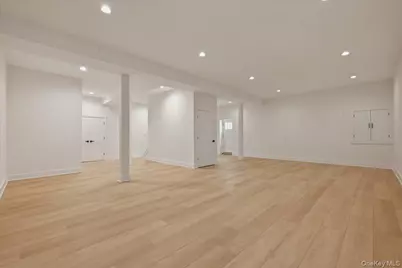 72 Cypress Lane, Westbury, NY 11590 - Photo 27