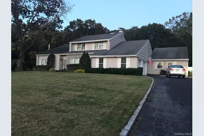 18-20 Gamay Court, Commack, NY 11725 - Photo 1