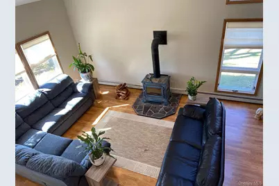 18-20 Gamay Court, Commack, NY 11725 - Photo 5
