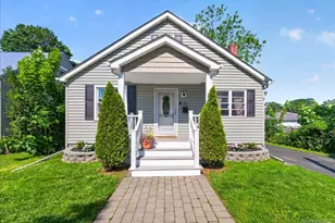 23 Roosevelt Pl, Newburgh, NY 12550 - Photo 31