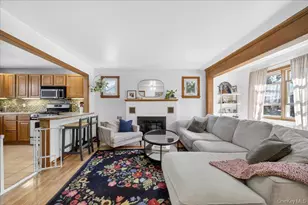 23 Roosevelt Pl, Newburgh, NY 12550 - Photo 7