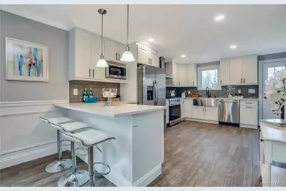 498 Farmers Avenue, Bellmore, NY 11710 - Photo 7