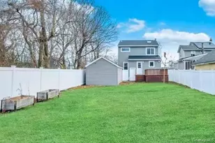 498 Farmers Ave, Bellmore, NY 11710 - Photo 17