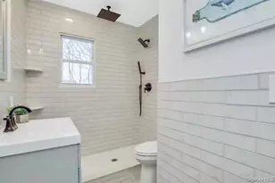 498 Farmers Ave, Bellmore, NY 11710 - Photo 15