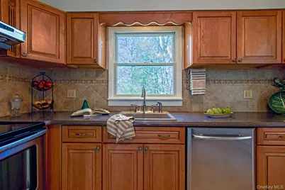 929 Centre Road, Rhinebeck, NY 12580 - Photo 7