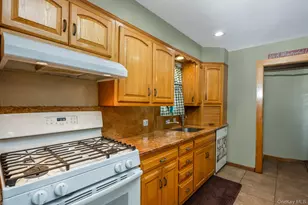 88-68 Commonwealth Blvd, Bellerose, NY 11426 - Photo 9