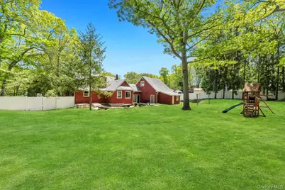 183 Dogwood Drive, Wading River, NY 11792 - Photo 11