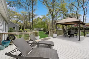 85 Old Stone Rd, Calverton, NY 11933 - Photo 11