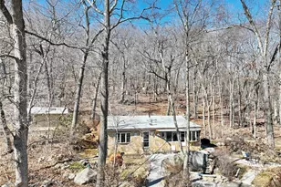 31 Hemlock Hill Ln, Montebello, NY 10901 - Photo 3