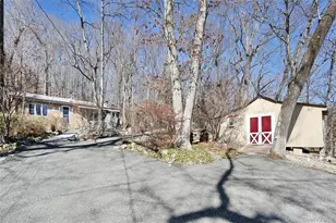 31 Hemlock Hill Ln, Montebello, NY 10901 - Photo 11