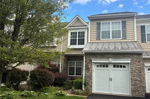 908 Huntington Dr, Fishkill, NY 12524 - Photo 3