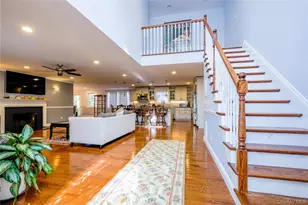 752 Kensington Ct, Westbury, NY 11590 - Photo 3