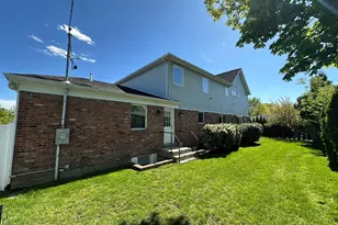 752 Kensington Ct, Westbury, NY 11590 - Photo 25