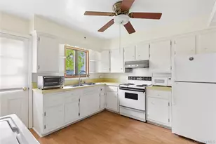 276 Fishel Ave, Riverhead, NY 11901 - Photo 5