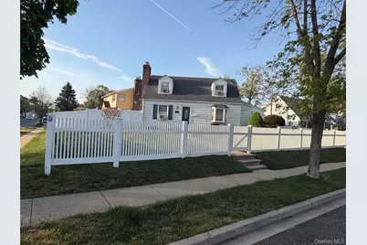 281 Anchor Way, Uniondale, NY 11553 - Photo 1
