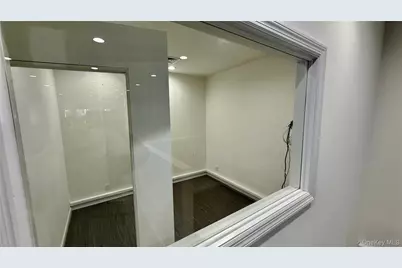 11221 Jamaica Avenue, Richmond Hill, NY 11418 - Photo 11