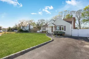 45 Beecher Ave, East Islip, NY 11730 - Photo 3