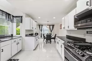 20 School House Ln, Syosset, NY 11791 - Photo 13