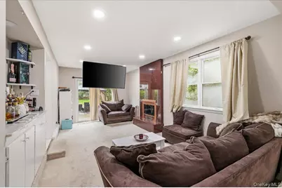 20 School House Lane, Syosset, NY 11791 - Photo 11