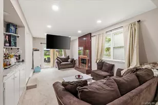 20 School House Ln, Syosset, NY 11791 - Photo 11