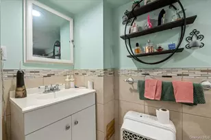20 School House Ln, Syosset, NY 11791 - Photo 27
