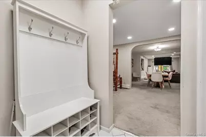 20 School House Lane, Syosset, NY 11791 - Photo 3