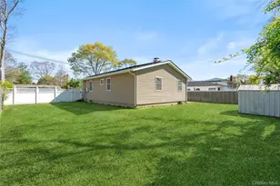 82 Robinwood Dr, Mastic Beach, NY 11951 - Photo 23