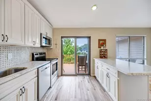 43 Hitching Post Ln, Glen Cove, NY 11542 - Photo 9