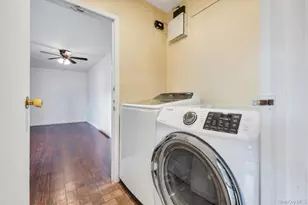 43 Hitching Post Ln, Glen Cove, NY 11542 - Photo 19
