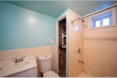 295 Washington Street, Hempstead, NY 11550 - Photo 15