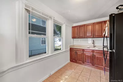 295 Washington Street, Hempstead, NY 11550 - Photo 5