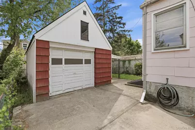 24 Spring Garden Street, Valley Stream, NY 11580 - Photo 23