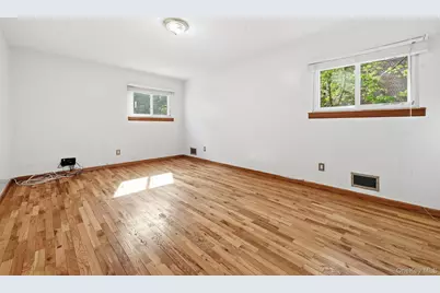 47-18 Glenwood Street, Little Neck, NY 11362 - Photo 13