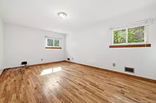 47-18 Glenwood St, Little Neck, NY 11362 - Photo 13