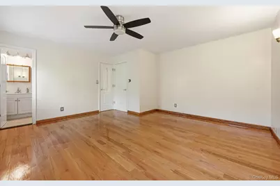 47-18 Glenwood Street, Little Neck, NY 11362 - Photo 27