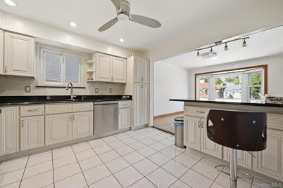 47-18 Glenwood Street, Little Neck, NY 11362 - Photo 21